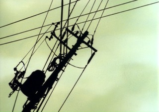 Serial Experiments Lain — Layer 01: Weird (Странность) — кадр 59