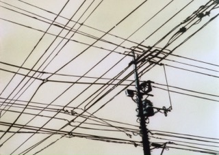 Serial Experiments Lain — Layer 01: Weird (Странность) — кадр 153